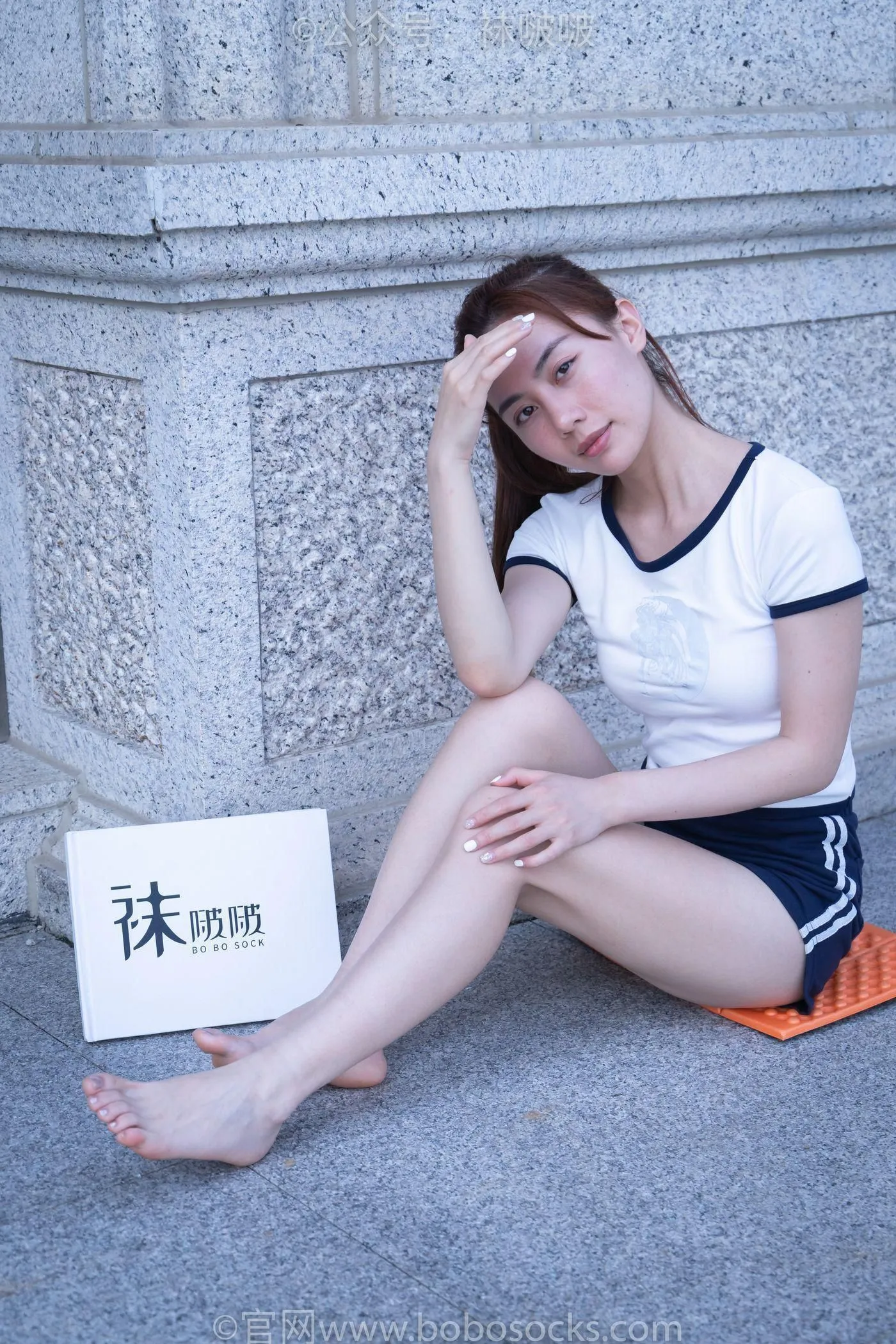 [BoBoSocks袜啵啵]NO.028 小米-运动鞋、白棉袜、裸足 [133P]插图2
